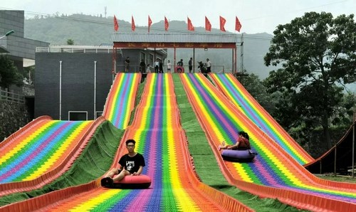 广州彩虹滑草场